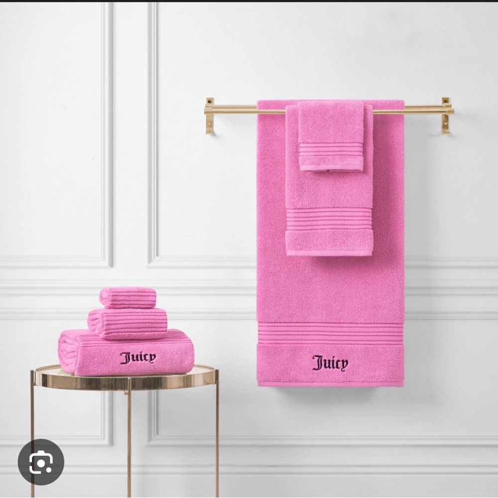 Juicy Couture Bid and Win Item on Screen Towels